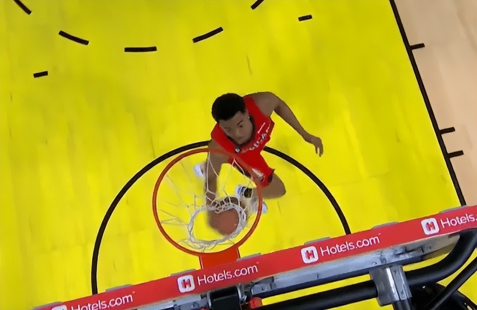 山东泰山训练开放日,赛后更衣室发声引欢呼,意甲在即,心理建设被强调的简单介绍 山东泰山训练开放日,赛后更衣室发声引欢呼,意甲在即,心理建设被强调的简单介绍