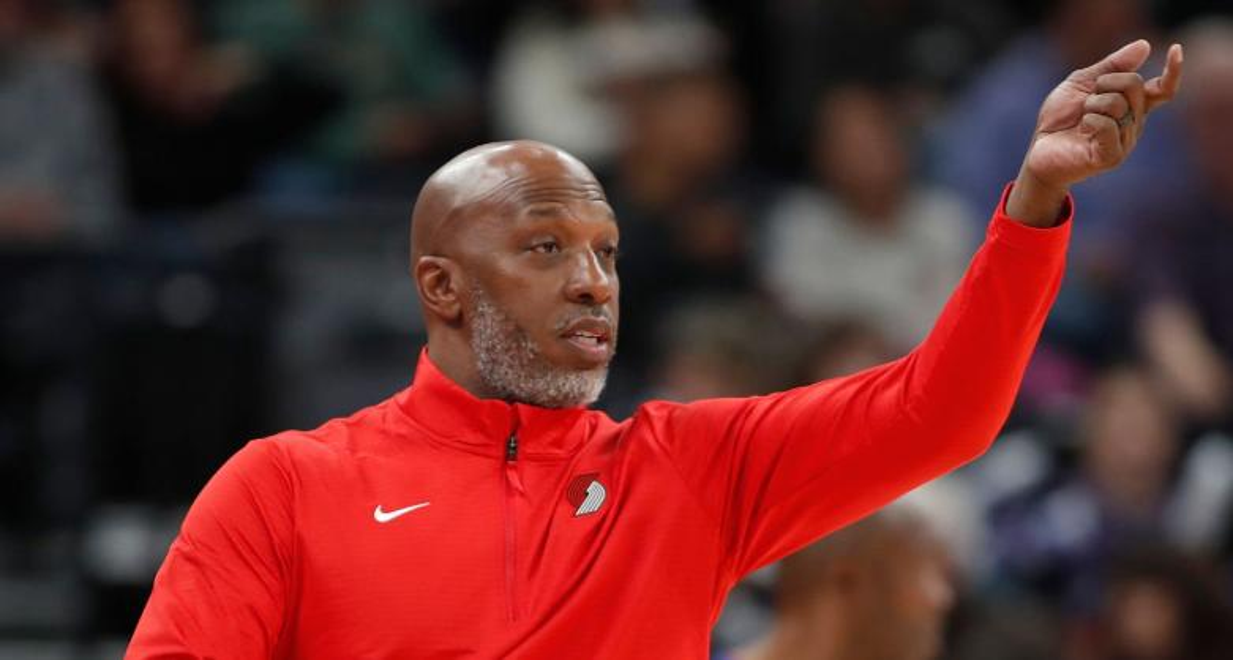 这也行？今晨防线松动波特兰开拓者强势反弹备战意大利杯，那不勒斯围绕欧联再遭质疑的简单介绍